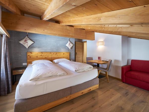 Aparthotel Grischuna : photo 3 de la chambre chambre double supérieure