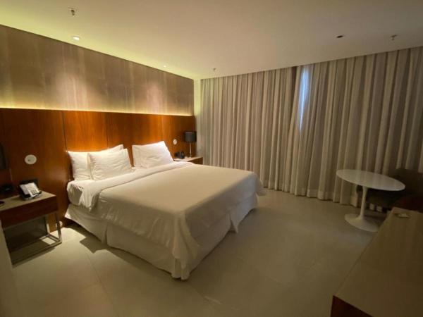 HOTEL NACIONAL : photo 8 de la chambre chambre lit king-size - vue sur mer