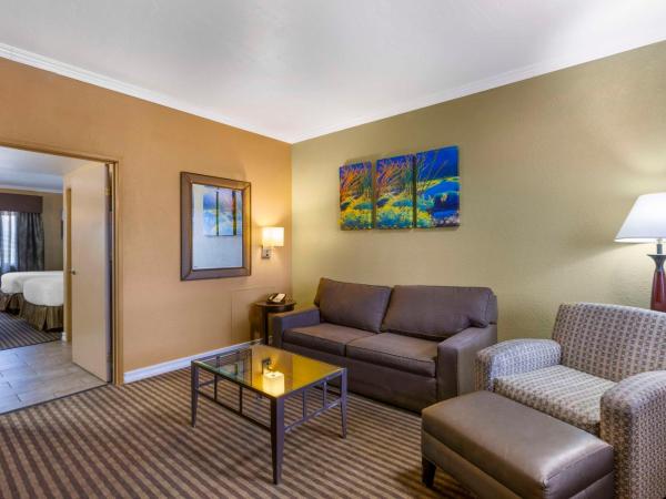 Best Western Royal Sun Inn & Suites : photo 1 de la chambre suite lit queen-size – non-fumeurs