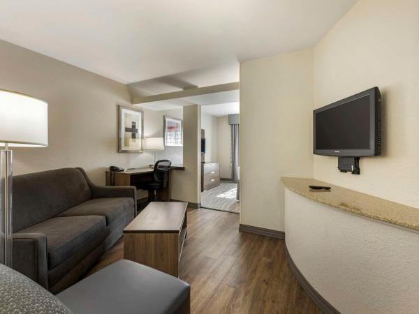 Best Western Plus Nashville Airport Hotel - BNA : photo 3 de la chambre suite lit king-size exécutive