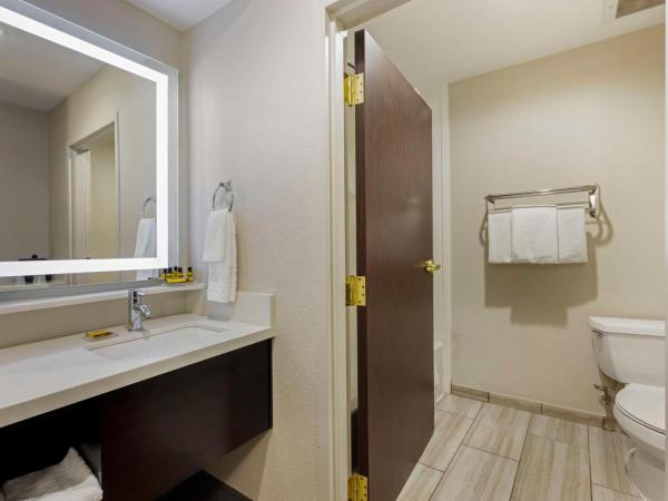 Best Western Plus Nashville Airport Hotel - BNA : photo 1 de la chambre chambre avec 2 grands lits queen-size