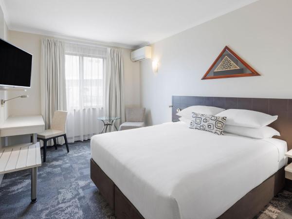 JetPark Auckland Airport Hotel : photo 1 de la chambre chambre lit king-size supérieure