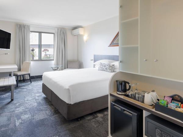 JetPark Auckland Airport Hotel : photo 4 de la chambre chambre lit king-size supérieure
