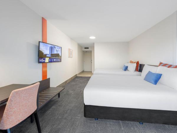 JetPark Auckland Airport Hotel : photo 3 de la chambre chambre lits jumeaux supérieure avec 2 lits doubles