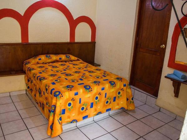 Hotel Jorges Morelia : photo 4 de la chambre chambre deluxe (2 adultes + 1 enfant)