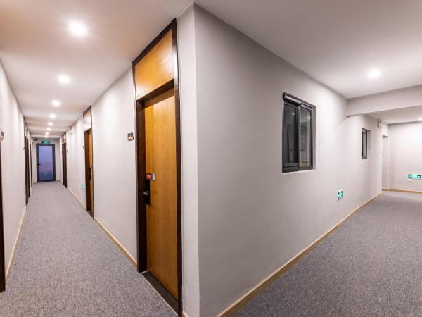 Happy Dragon Hotel - close to Forbidden City&Wangfujing Street&free coffee &English speaking,Newly renovated with tour service : photo 3 de la chambre chambre simple