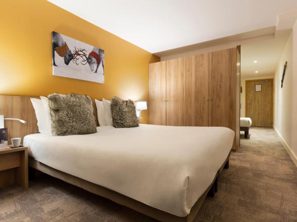 SOWELL HOTELS Mont Blanc et SPA : photo 1 de la chambre chambre double avec lit d'appoint
