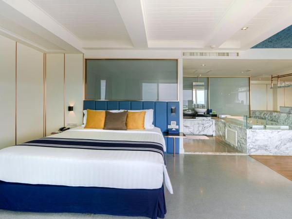 A-One The Royal Cruise Hotel Pattaya - SHA Extra Plus : photo 2 de la chambre suite côté océan