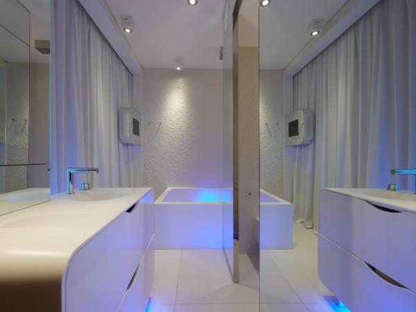 i-Suite Hotel : photo 3 de la chambre suite supérieure - vue sur mer