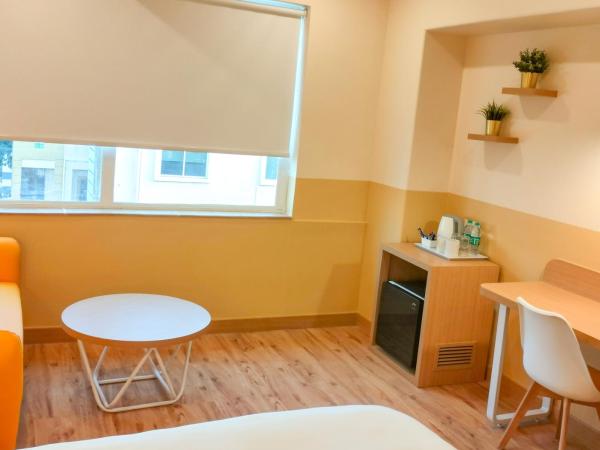 Bloom Hotel - HITEC City : photo 5 de la chambre chambre lit king-size supérieure