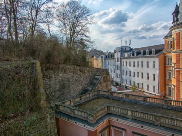 Romania : photo 6 de la chambre chambre double standard - vue sur cour
