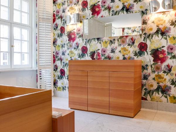 Small Luxury Hotel De Witte Lelie : photo 8 de la chambre suite de luxe
