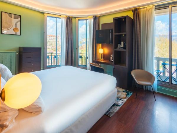 Le Splendid Hotel Lac D'Annecy - Handwritten Collection : photo 8 de la chambre chambre double deluxe avec balcon - côté lac