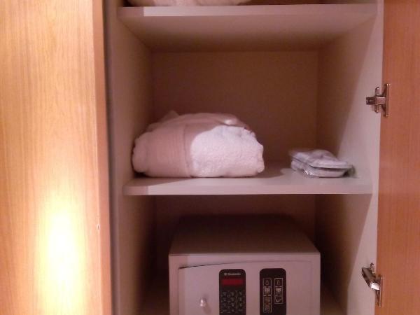 Hotel Alfonso : photo 3 de la chambre chambre double ou lits jumeaux avec coin salon