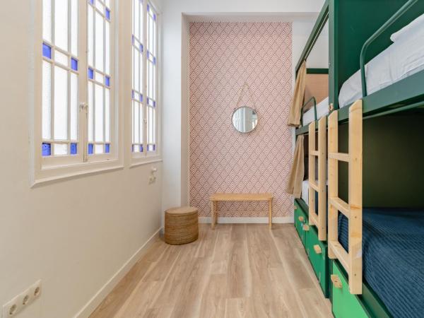 The Urban Jungle Hostel : photo 5 de la chambre lit dans dortoir mixte de luxe de 8 lits