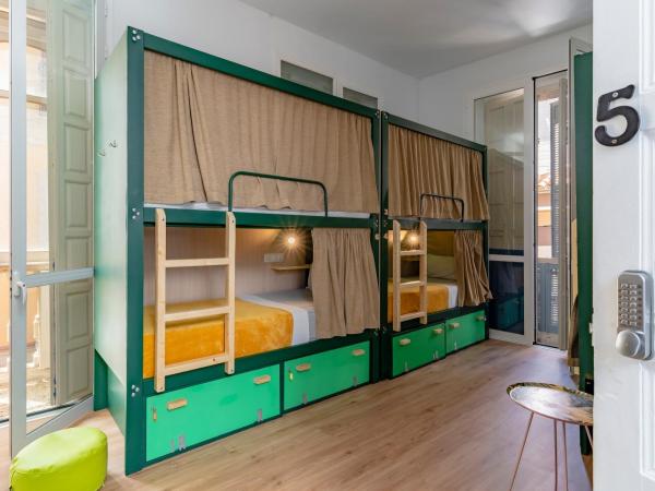 The Urban Jungle Hostel : photo 4 de la chambre lit dans dortoir pour femmes de 8 lits