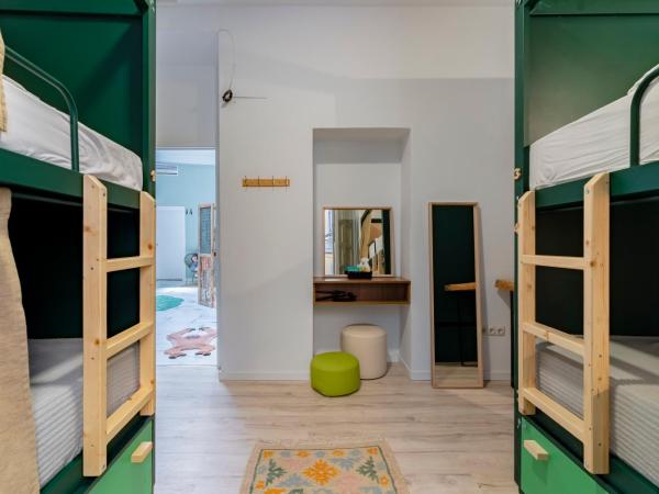 The Urban Jungle Hostel : photo 4 de la chambre lit dans dortoir pour femmes de 4 lits