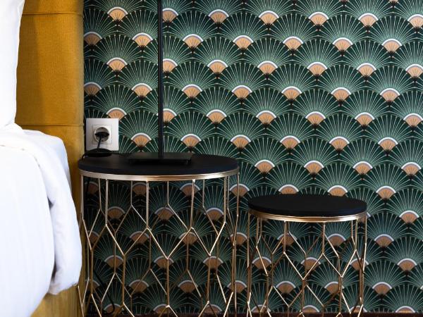 City Plaza Apartments & Rooms : photo 9 de la chambre chambre supérieure avec balcon