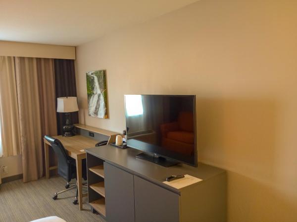 Country Inn & Suites by Radisson, Portland International Airport, OR : photo 4 de la chambre chambre lit king-size avec canapé-lit