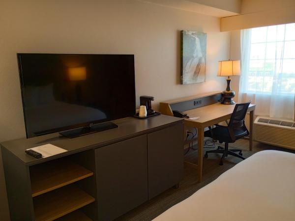 Country Inn & Suites by Radisson, Portland International Airport, OR : photo 4 de la chambre chambre lit king-size