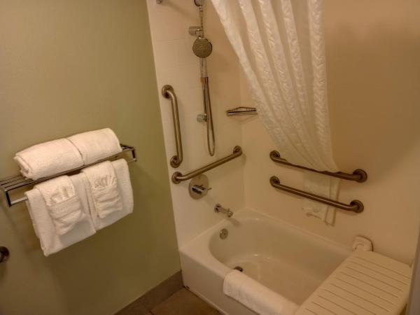 Country Inn & Suites by Radisson, Portland International Airport, OR : photo 5 de la chambre chambre lit king-size - accessible aux personnes à mobilité réduite