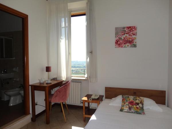 Hotel Sacro Cuore : photo 4 de la chambre chambre simple - vue sur jardin