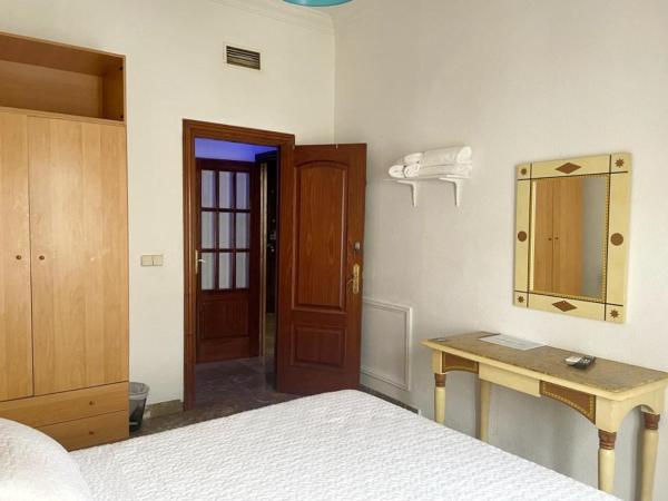Apartamento El Duque - Plaza de las Tendillas : photo 3 de la chambre chambre double avec salle de bains commune