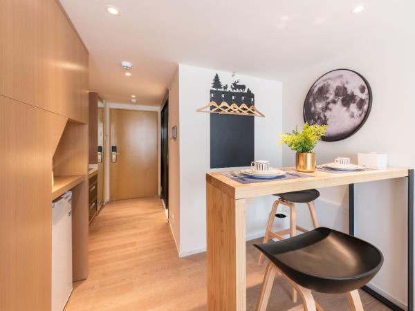 Livetour Hotel Pazhou Exhibition Center Guangzhou : photo 6 de la chambre chambre lits jumeaux supérieure avec balcon