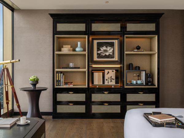 The Ritz-Carlton, Nanjing : photo 6 de la chambre hébergement lit king-size club premier - petit-déjeuner uniquement servi au salon club