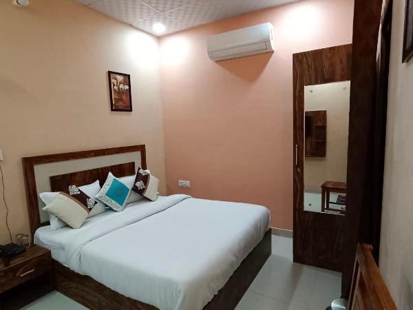 Hotel Greenoz : photo 6 de la chambre chambre double deluxe (2 adultes + 1 enfant)