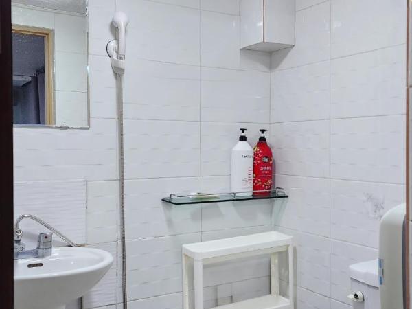 1012 House Namsan : photo 5 de la chambre chambre quadruple