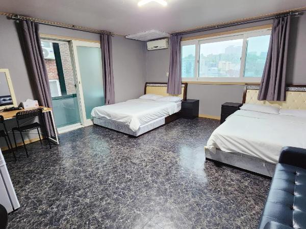 1012 House Namsan : photo 1 de la chambre chambre quadruple