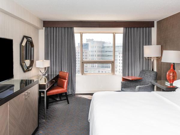 Sheraton Indianapolis City Centre Hotel : photo 1 de la chambre monument view king, guest room, 1 king, monument circle view