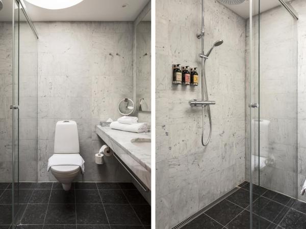 Villa Källhagen : photo 4 de la chambre chambre double supérieure avec balcon ou terrasse