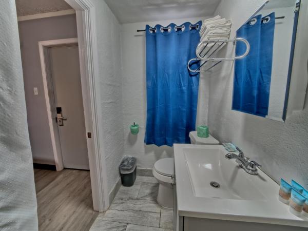 Aqua View Motel : photo 5 de la chambre chambre quadruple standard avec 2 lits doubles - non-fumeurs