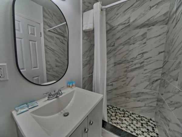 Aqua View Motel : photo 4 de la chambre chambre quadruple standard avec 2 lits doubles - deuxième Étage