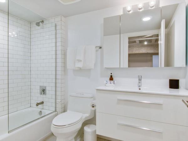 Roami at Motorworks : photo 9 de la chambre one-bedroom 2-story apartment