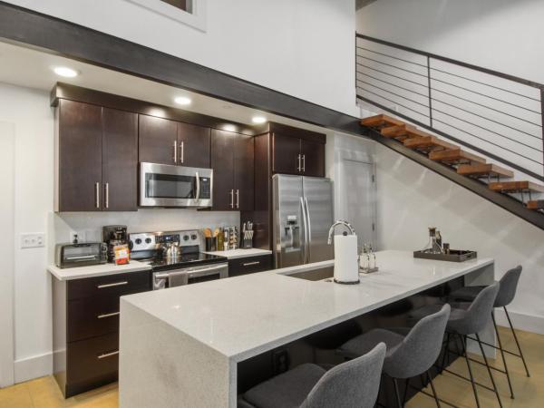 Roami at Motorworks : photo 8 de la chambre appartement 2 chambres en duplex