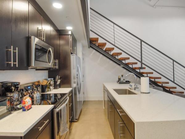 Roami at Motorworks : photo 10 de la chambre adjacent three bed two bath apartment