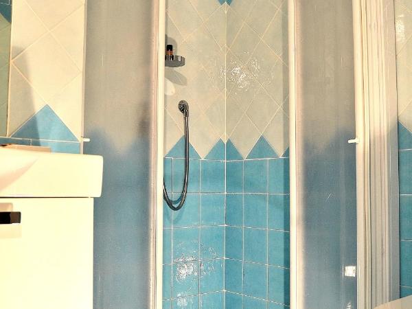 Chez Moi B&B : photo 9 de la chambre chambre double ou lits jumeaux avec salle de bains privative externe