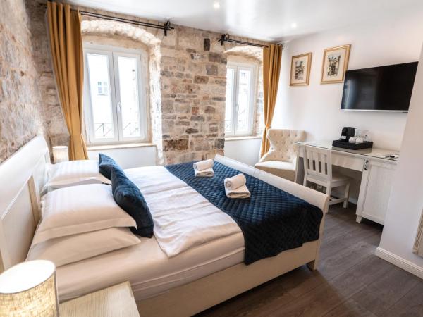 Luxury Rooms Lucija and Luka : photo 3 de la chambre chambre double ou lits jumeaux de luxe - vue sur vieille ville - narodni trg 9