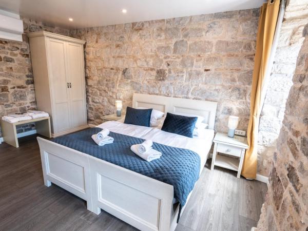 Luxury Rooms Lucija and Luka : photo 8 de la chambre chambre double ou lits jumeaux de luxe - vue sur vieille ville - narodni trg 9