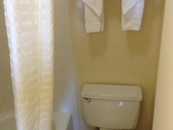 Super 8 by Wyndham New Orleans : photo 4 de la chambre chambre avec balcon et 2 lits doubles - non-fumeurs