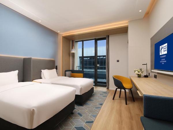 Holiday Inn Express Dalian Golden Pebble Beach, an IHG Hotel : photo 2 de la chambre standard twin room with extra floor space