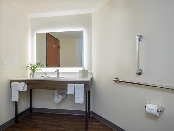 The Portlander Inn and Marketplace : photo 3 de la chambre chambre double - accessible aux personnes à mobilité réduite