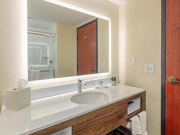 The Portlander Inn and Marketplace : photo 2 de la chambre chambre 2 lits queen-size - non-fumeurs