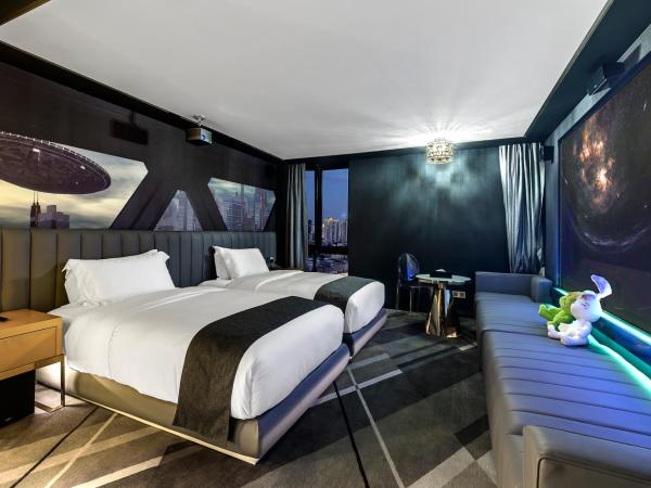 Movietel Shenzhen : photo 1 de la chambre comfortable movie room twin bed