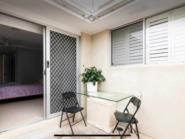 Guest ensuite 7 minutes from airport : photo 3 de la chambre chambre double