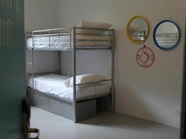 Port Douglas Backpackers : photo 3 de la chambre bed in 8-bed female dormitory room with shared bathroom (ages 18 - 35 only)