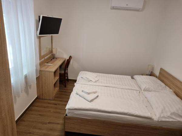 Táncsics Vendégház : photo 9 de la chambre chambre double standard